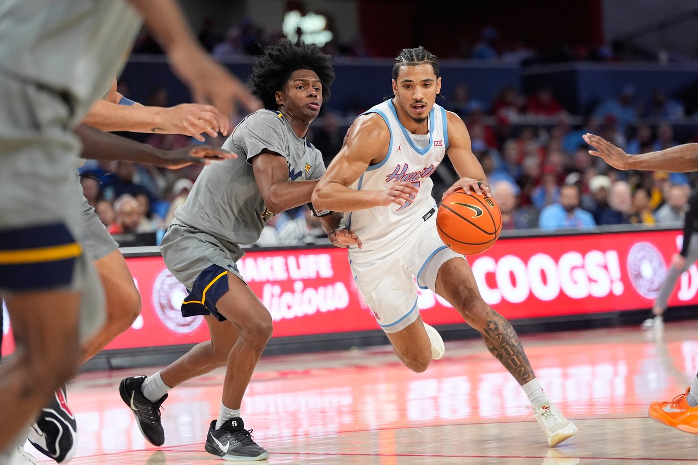 Milos Uzan's 17 points leads No. 7 Houston in 77-48 win over West Virginia | iNFOnews.ca