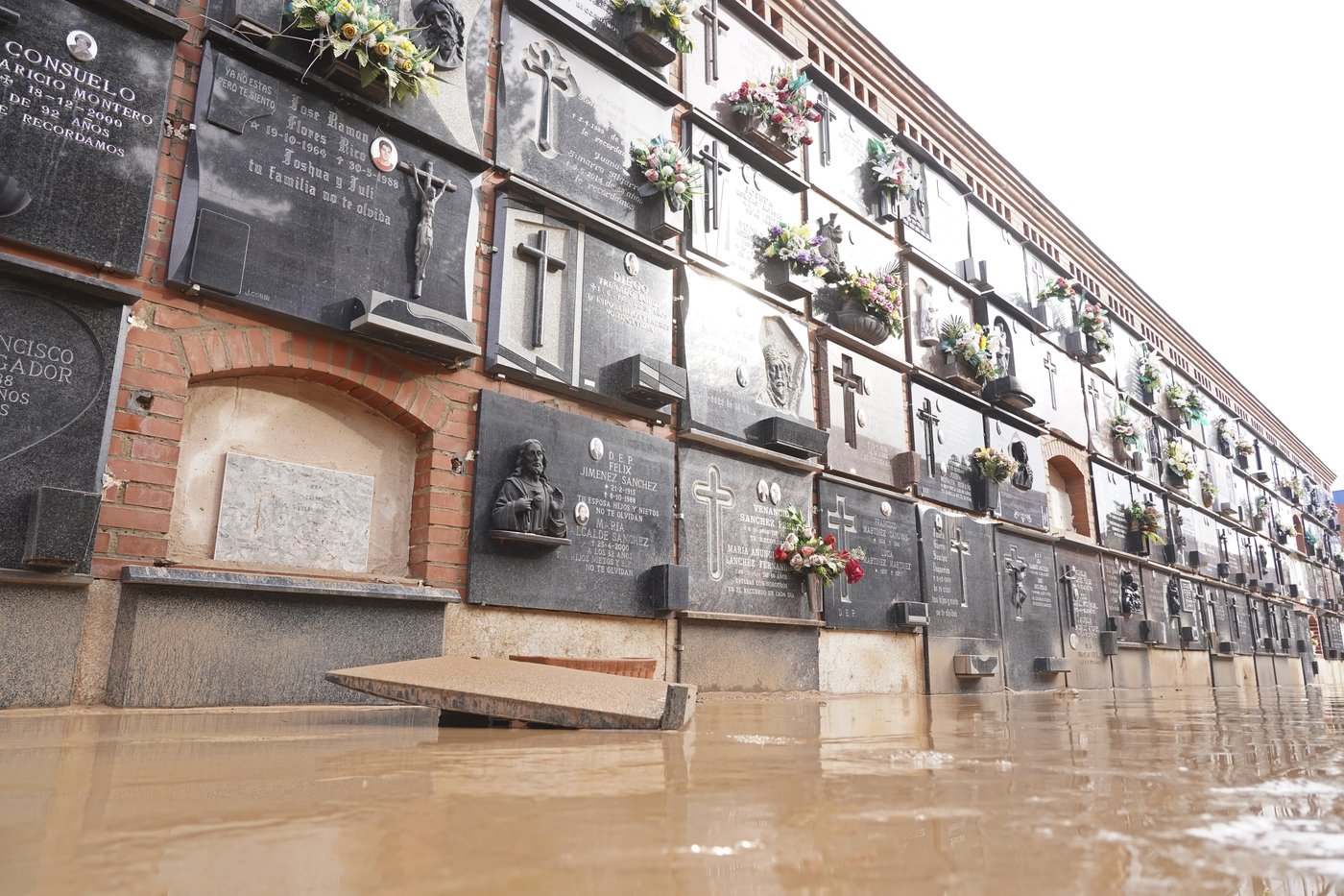 Spanish residents appeal for help, 3 days after historic floods left at least 158 dead | iNFOnews.ca Spanish residents appeal for help, 3 days after historic floods left at least 158 dead | iNFOnews.ca
