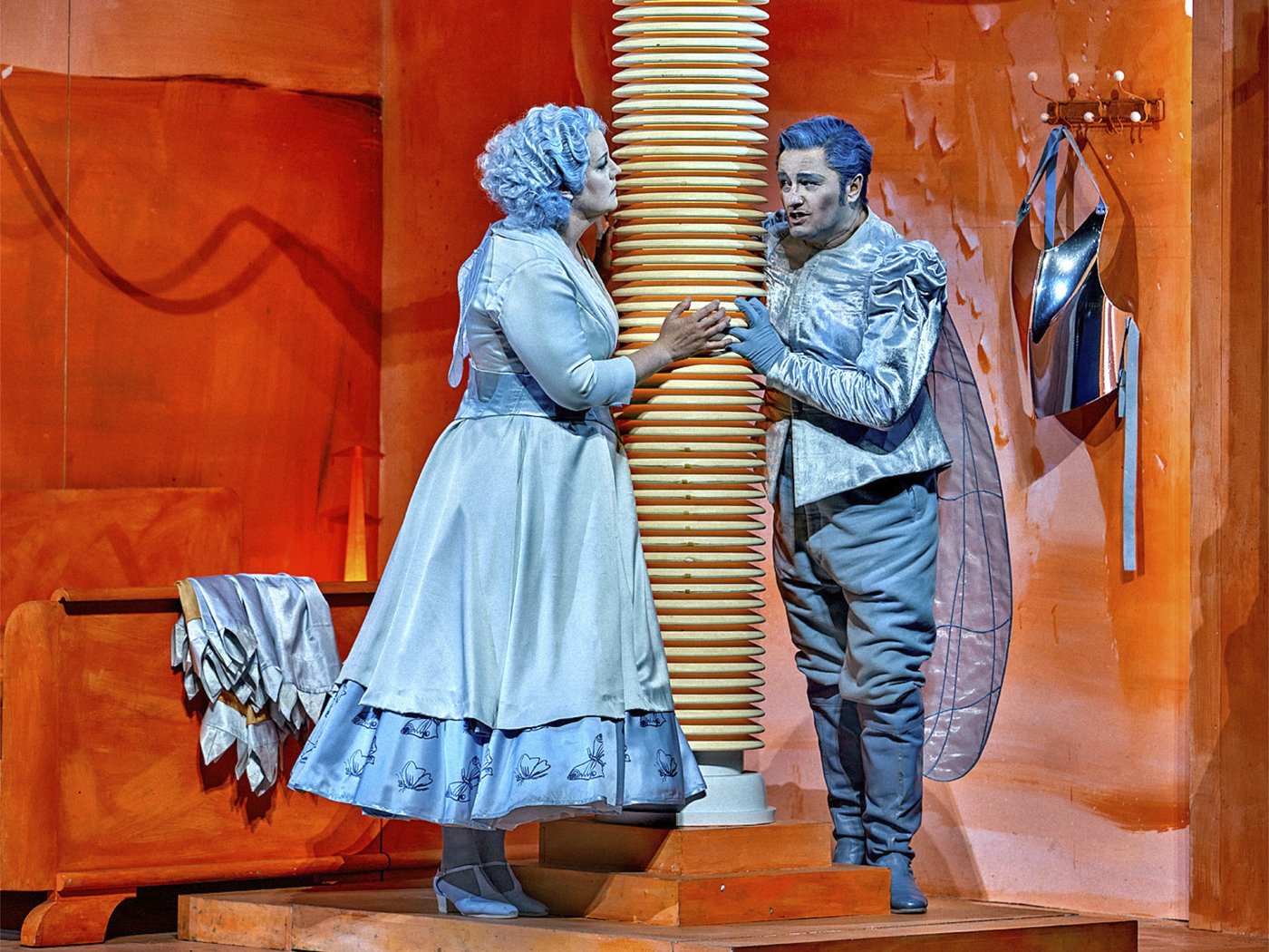 Tenor Piotr Beczała sings different productions of Wagner's 'Lohengrin' 41 hours apart | iNFOnews.ca