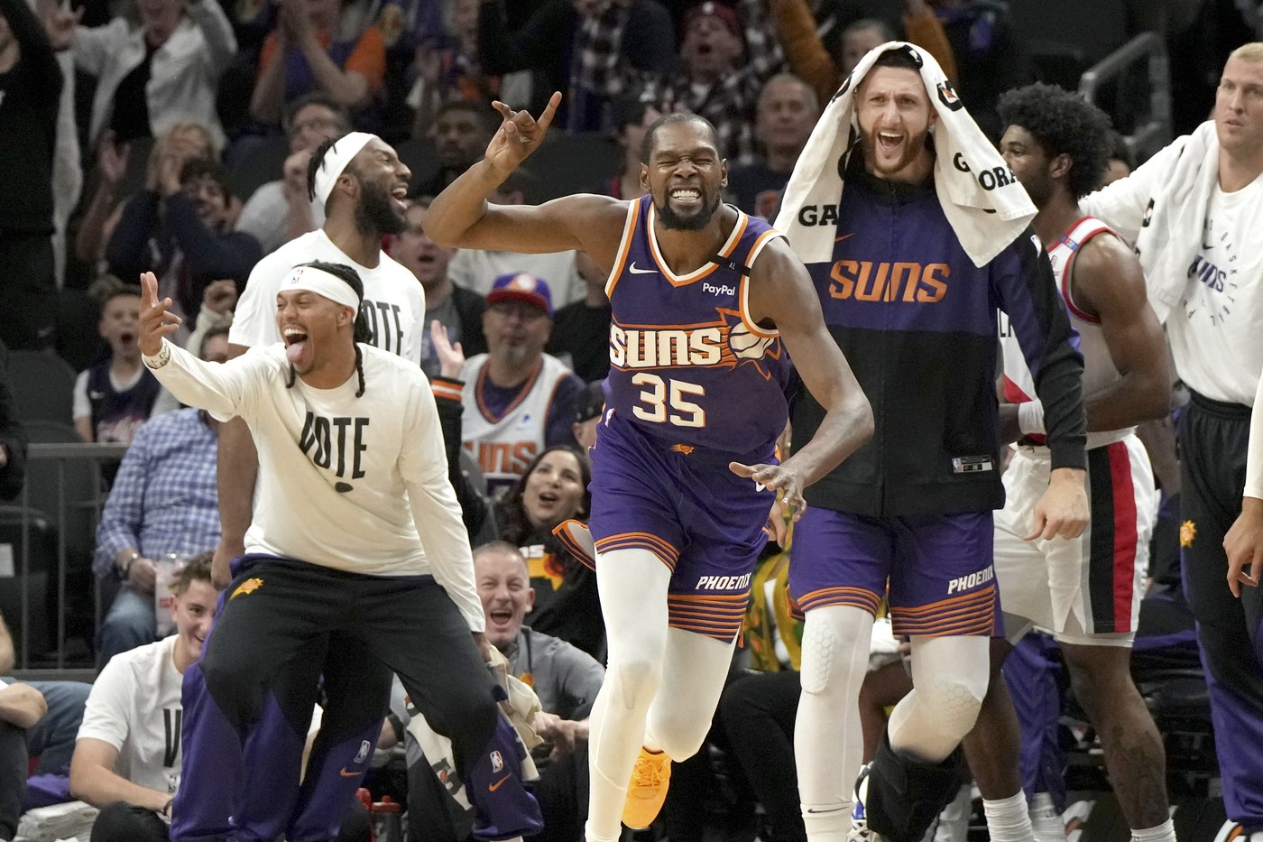 Booker scores 28, Durant has 21 as Suns down Trail Blazers 103-97 | iNFOnews.ca