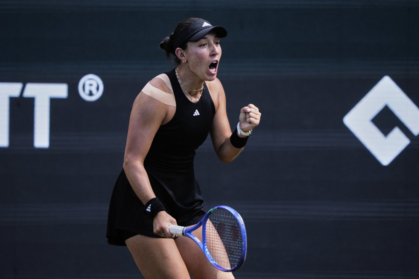 Pegula beats Swiatek on grass to win Bad Homburg title in Wimbledon tune-up | iNFOnews.ca Pegula beats Swiatek on grass to win Bad Homburg title in Wimbledon tune-up | iNFOnews.ca