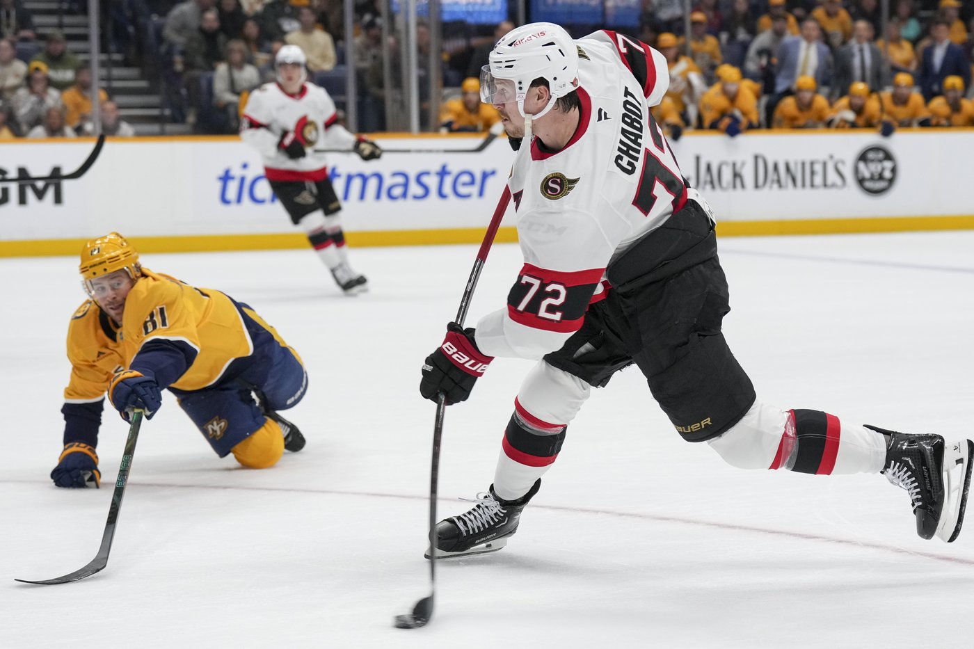 Senators pounce on Predators 5-2 for fifth straight win | iNFOnews.ca
