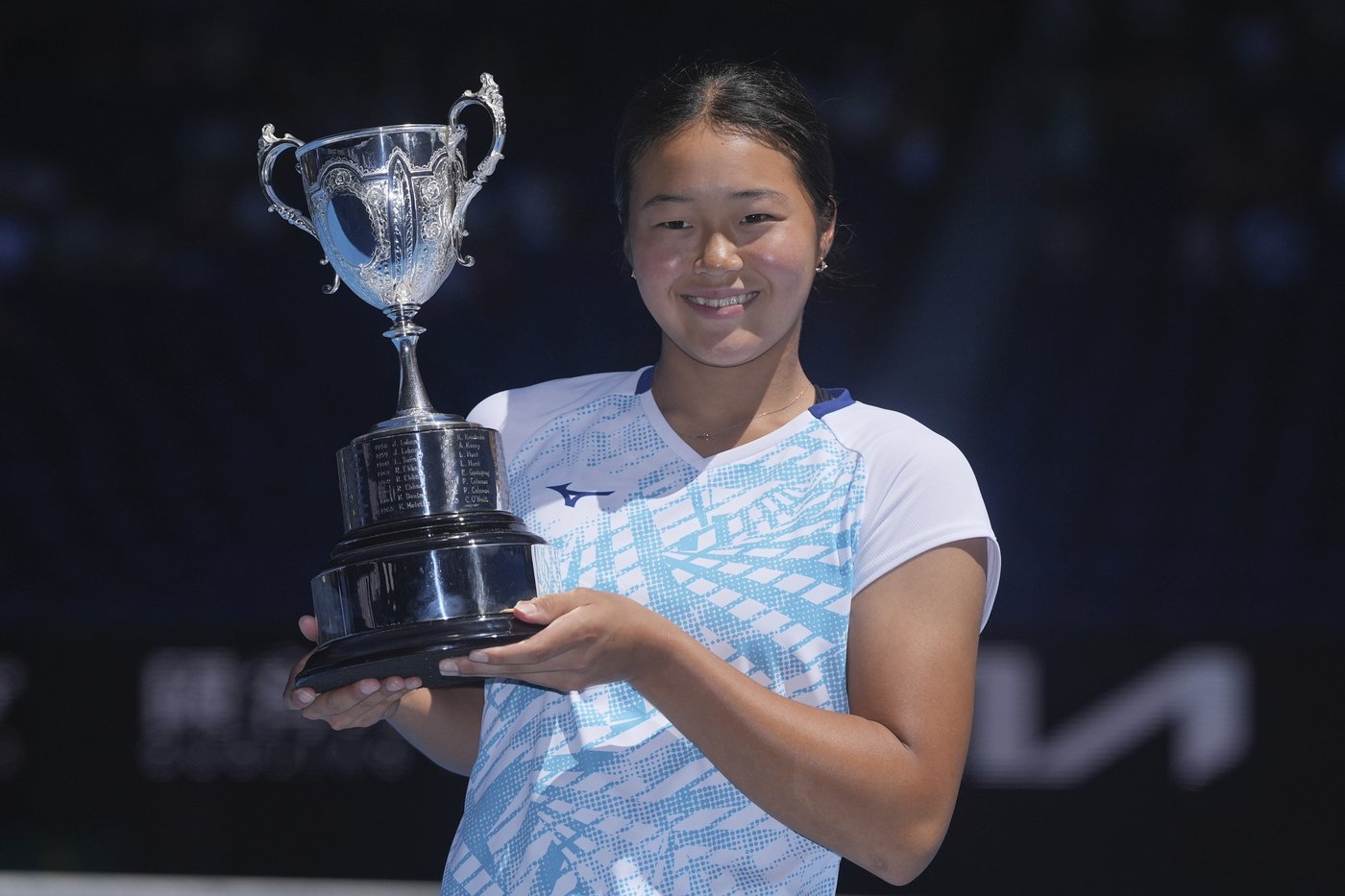 Federer and Wawrinka provide inspiration for the new Australian Open junior champion | iNFOnews.ca Federer and Wawrinka provide inspiration for the new Australian Open junior champion | iNFOnews.ca