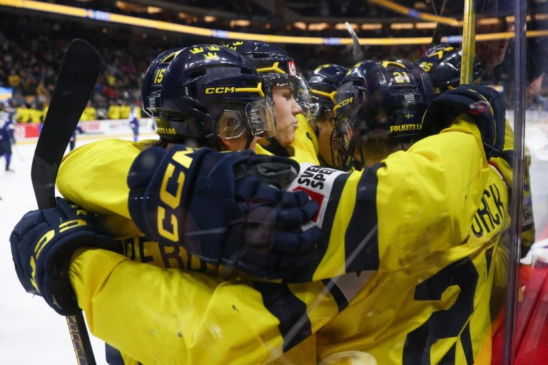 Sweden tops Finland in a shootout to make final at world junior hockey championship | iNFOnews.ca