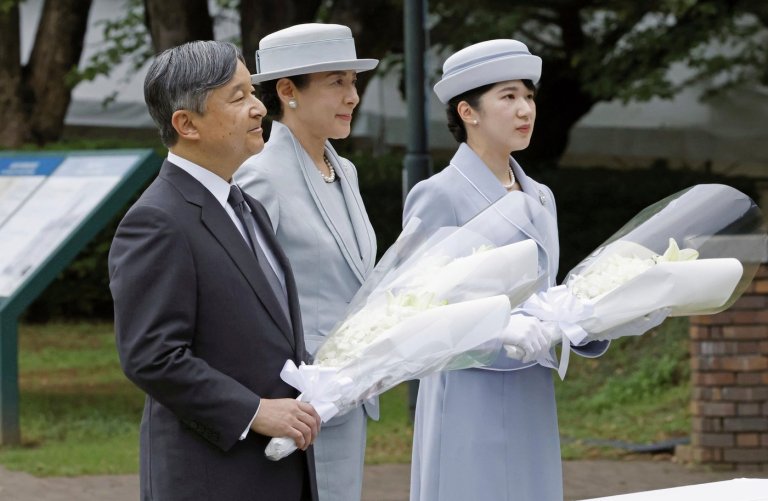 Japan’s emperor and his family mourn Nagasaki atomic bomb victims, marking 80 years since tragedy | iNFOnews.ca