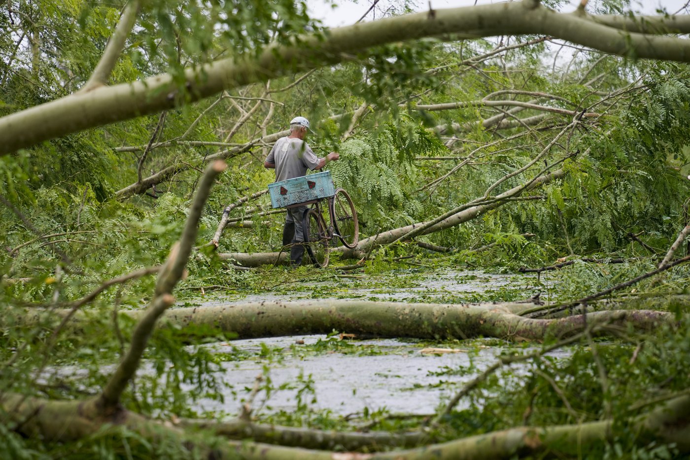 Cuba left reeling after Category 3 hurricane ravages island and knocks out power grid | iNFOnews.ca