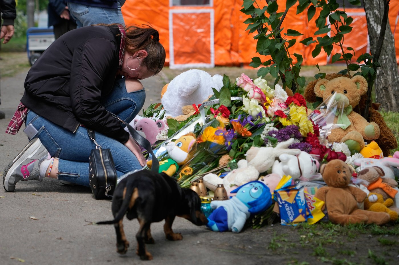 Kyiv mourns as death toll from Russian attack in the Ukrainian capital rises to 24 | iNFOnews.ca