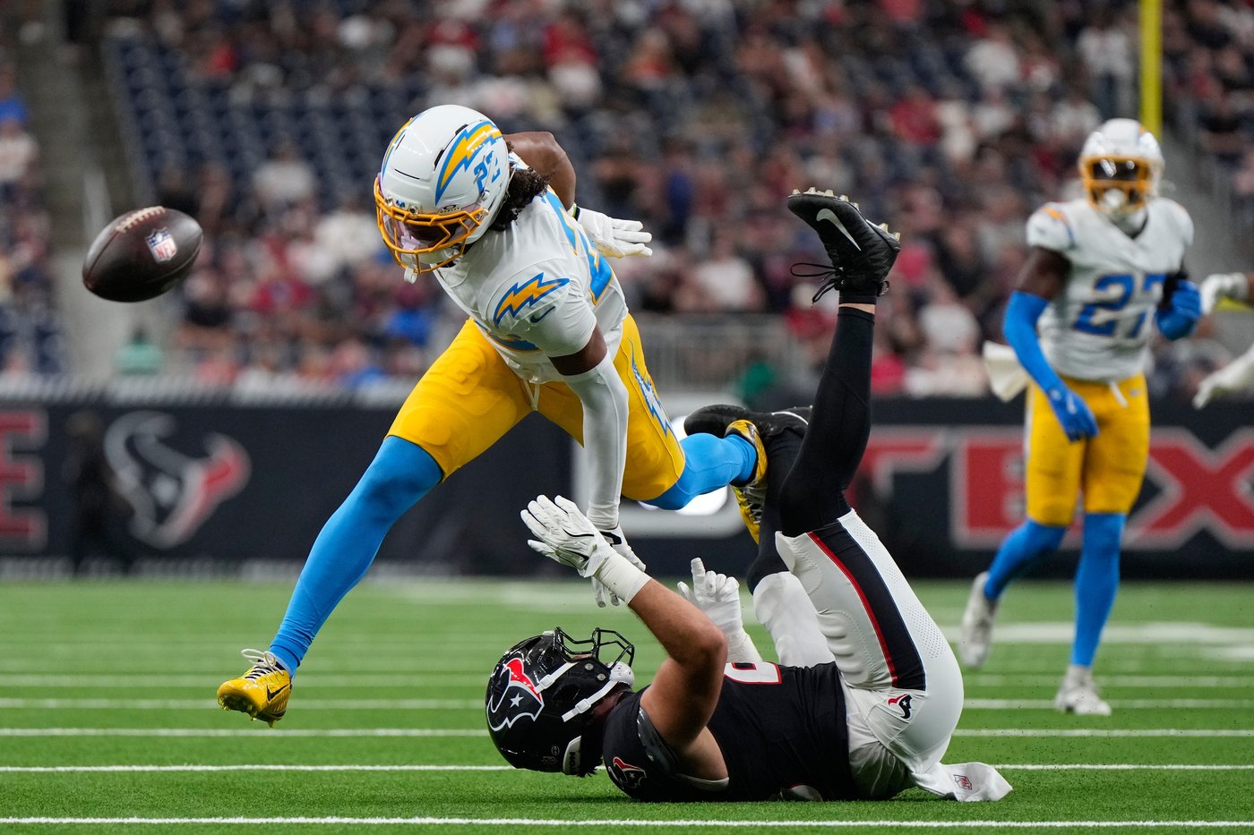 Texans' DeMeco Ryans praises rookie Marlin Klein after catch vs Chargers in his NFL debut | iNFOnews.ca