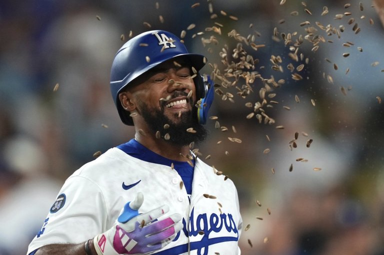 Dodgers open 2-game lead in NL West with 7-2 win over Rockies | iNFOnews.ca
