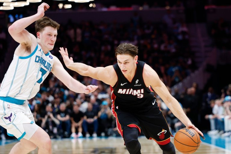 Heat, Larsson agree on 4-year extension worth up to $60 million, AP source says | iNFOnews.ca