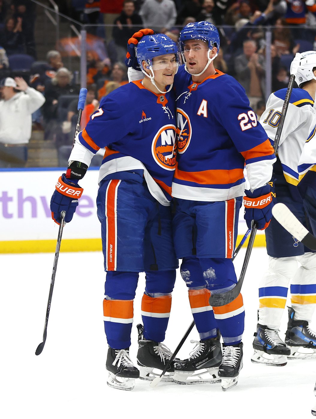 Palmieri, Nelson lead Islanders to 3-1 win over Blues to end three-game skid | iNFOnews.ca