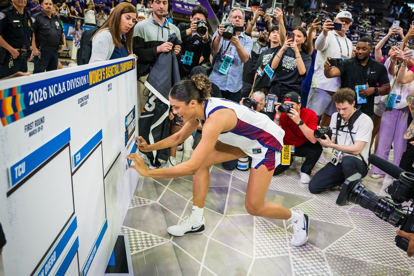 Fueled by beer ads, March Madness tournaments will expand to 76 teams each starting next season | iNFOnews.ca