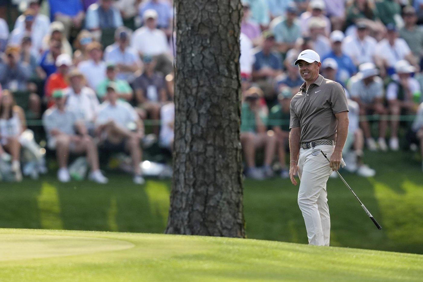 Rory McIlroy turns a promising start into another pedestrian opening round at the Masters | iNFOnews.ca