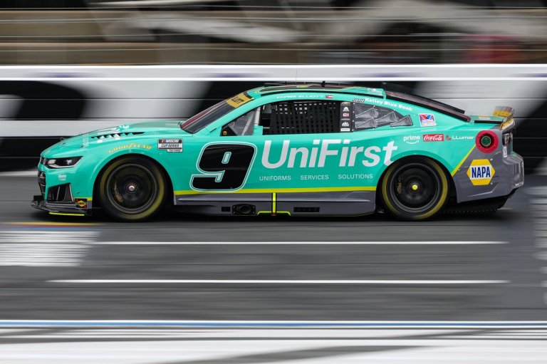 Chase Elliott opts out of NASCAR's Most Popular Driver Award consideration for Kyle Busch | iNFOnews.ca