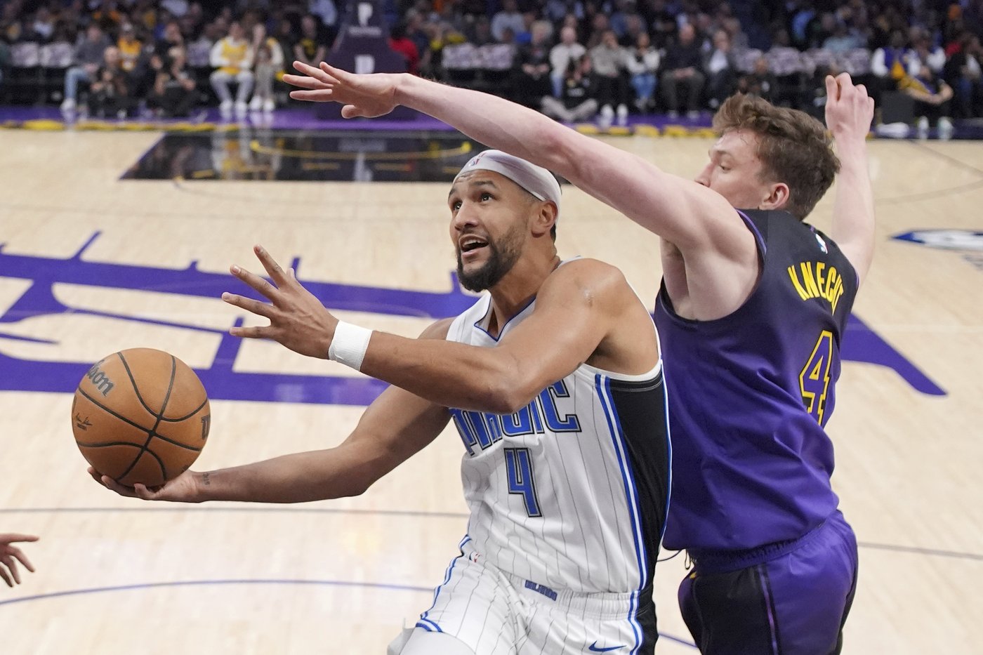 Franz Wagner hits a clutch 3, and the Magic exploit Davis' mistakes for a 119-118 win over Lakers | iNFOnews.ca