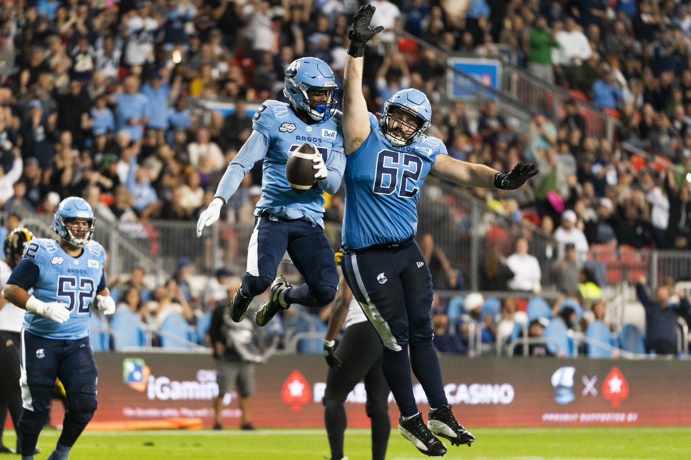 Canadian Ryan Hunter shows very well in move from left guard to tackle | iNFOnews.ca