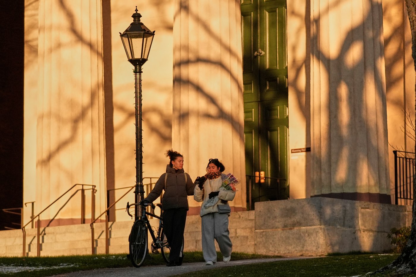 Investigators release video timeline of the Brown campus shooting suspect's movements | iNFOnews.ca Investigators release video timeline of the Brown campus shooting suspect's movements | iNFOnews.ca