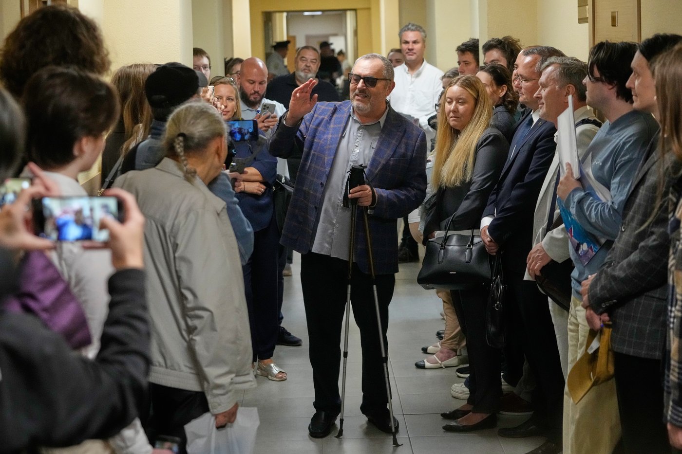 A Putin critic is convicted on charges that will keep him from campaigning for Russia's parliament | iNFOnews.ca A Putin critic is convicted on charges that will keep him from campaigning for Russia's parliament | iNFOnews.ca