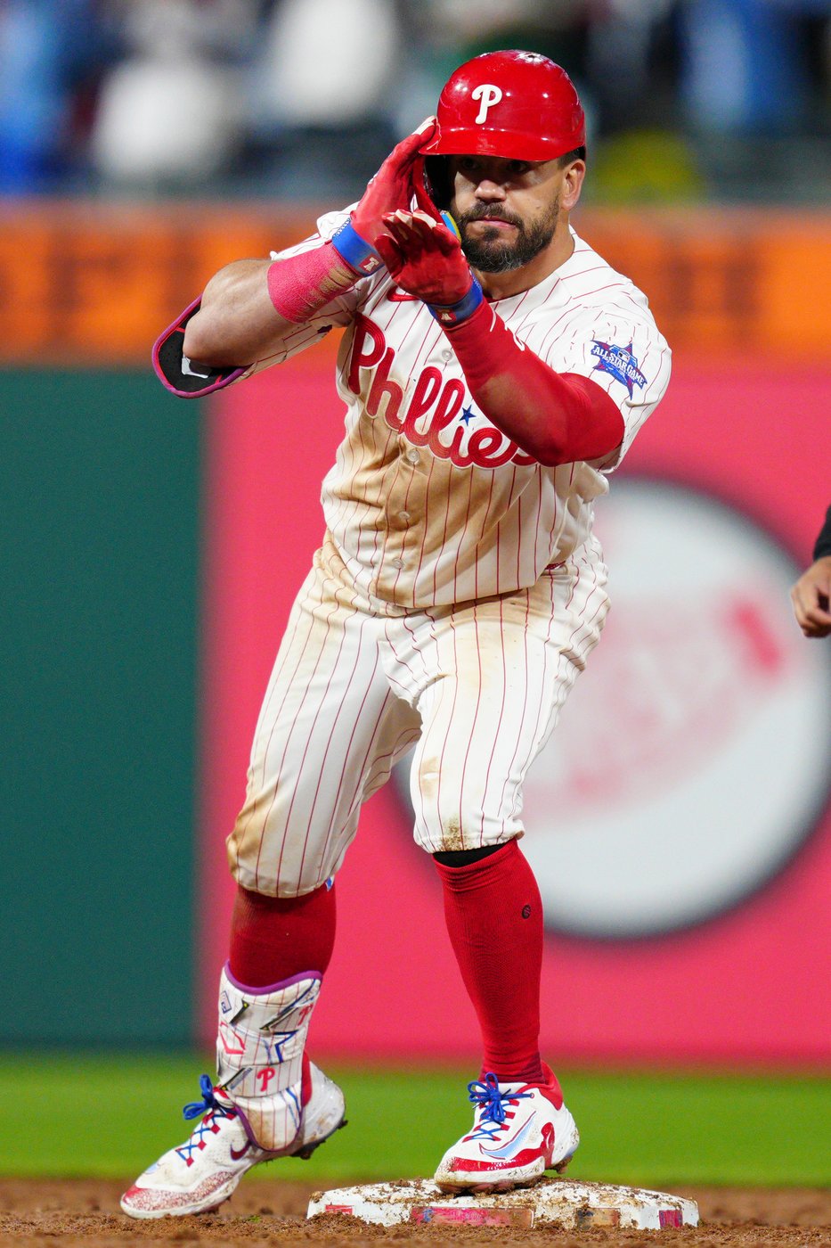 Schwarber delivers as Phillies rally again to beat Giants 6-5 in 10 innings for doubleheader sweep | iNFOnews.ca Schwarber delivers as Phillies rally again to beat Giants 6-5 in 10 innings for doubleheader sweep | iNFOnews.ca