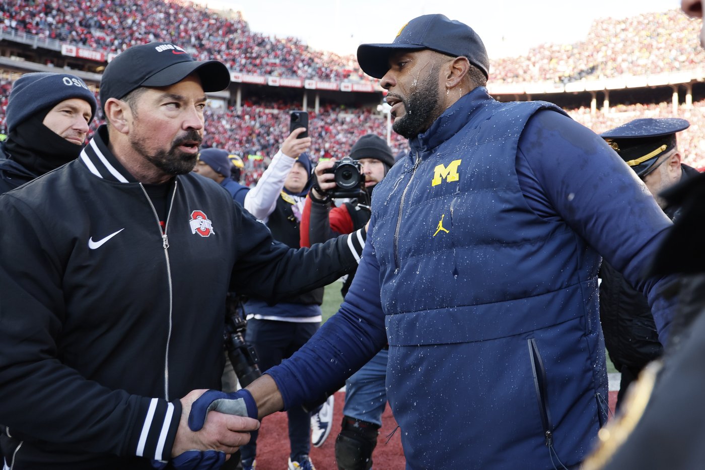 Michigan, Ohio State players brawl after Wolverines beat No. 2 Buckeyes. Police use pepper spray | iNFOnews.ca Michigan, Ohio State players brawl after Wolverines beat No. 2 Buckeyes. Police use pepper spray | iNFOnews.ca