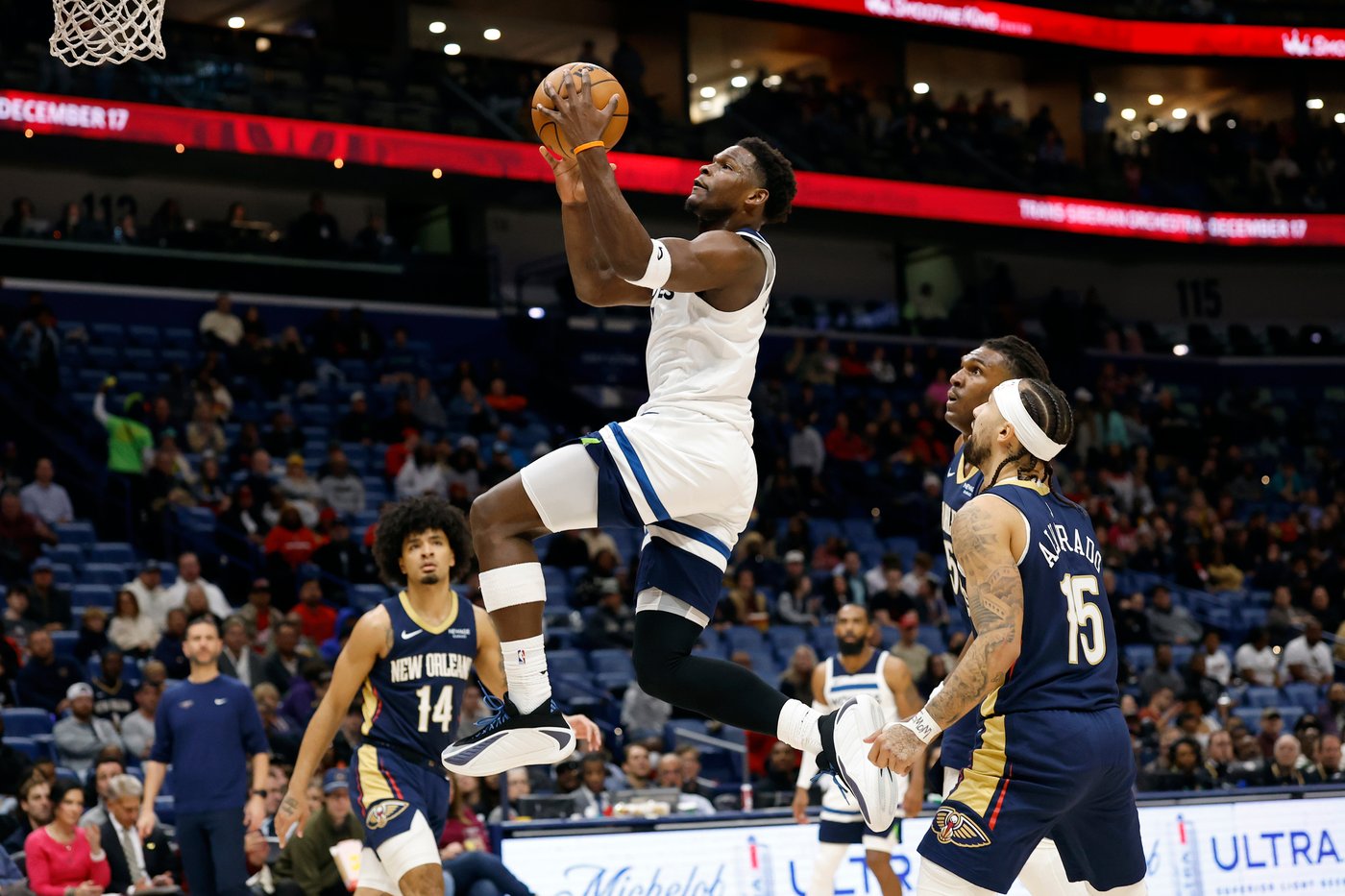 Anthony Edwards' late layup forces OT, as Timberwolves edge Pelicans 149-142 | iNFOnews.ca