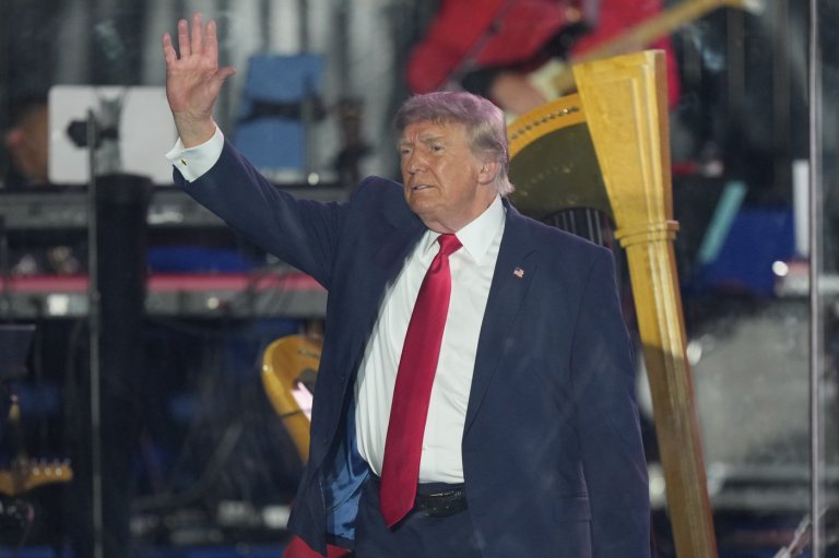 The Latest: Senate Republicans reject war powers resolution after Trump berates them at meeting | iNFOnews.ca