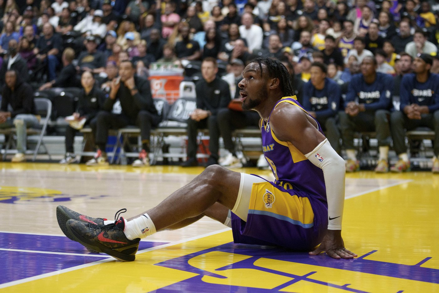 Bronny James scores 6 points in first G-League game as LeBron, Lakers teammates watch courtside | iNFOnews.ca Bronny James scores 6 points in first G-League game as LeBron, Lakers teammates watch courtside | iNFOnews.ca
