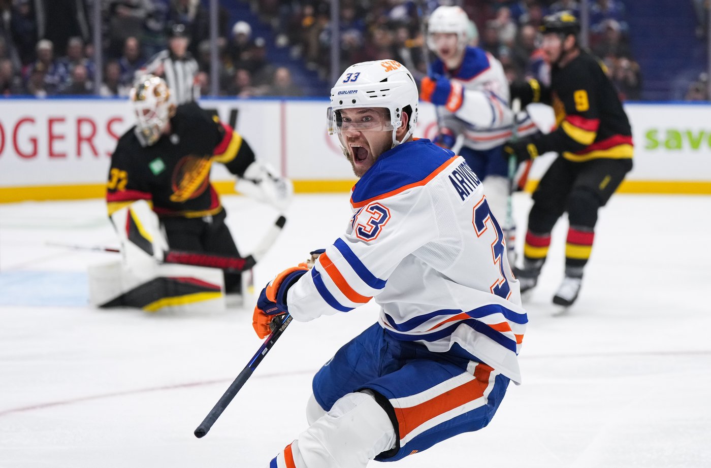 McDavid puts up three points, Edmonton Oilers rout listless Vancouver Canucks 7-3 | iNFOnews.ca McDavid puts up three points, Edmonton Oilers rout listless Vancouver Canucks 7-3 | iNFOnews.ca