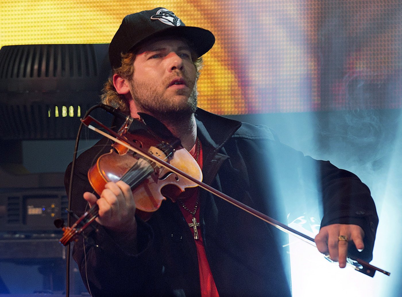 Alleged defamation: Cape Breton fiddler Ashley MacIsaac files lawsuit against Google | iNFOnews.ca