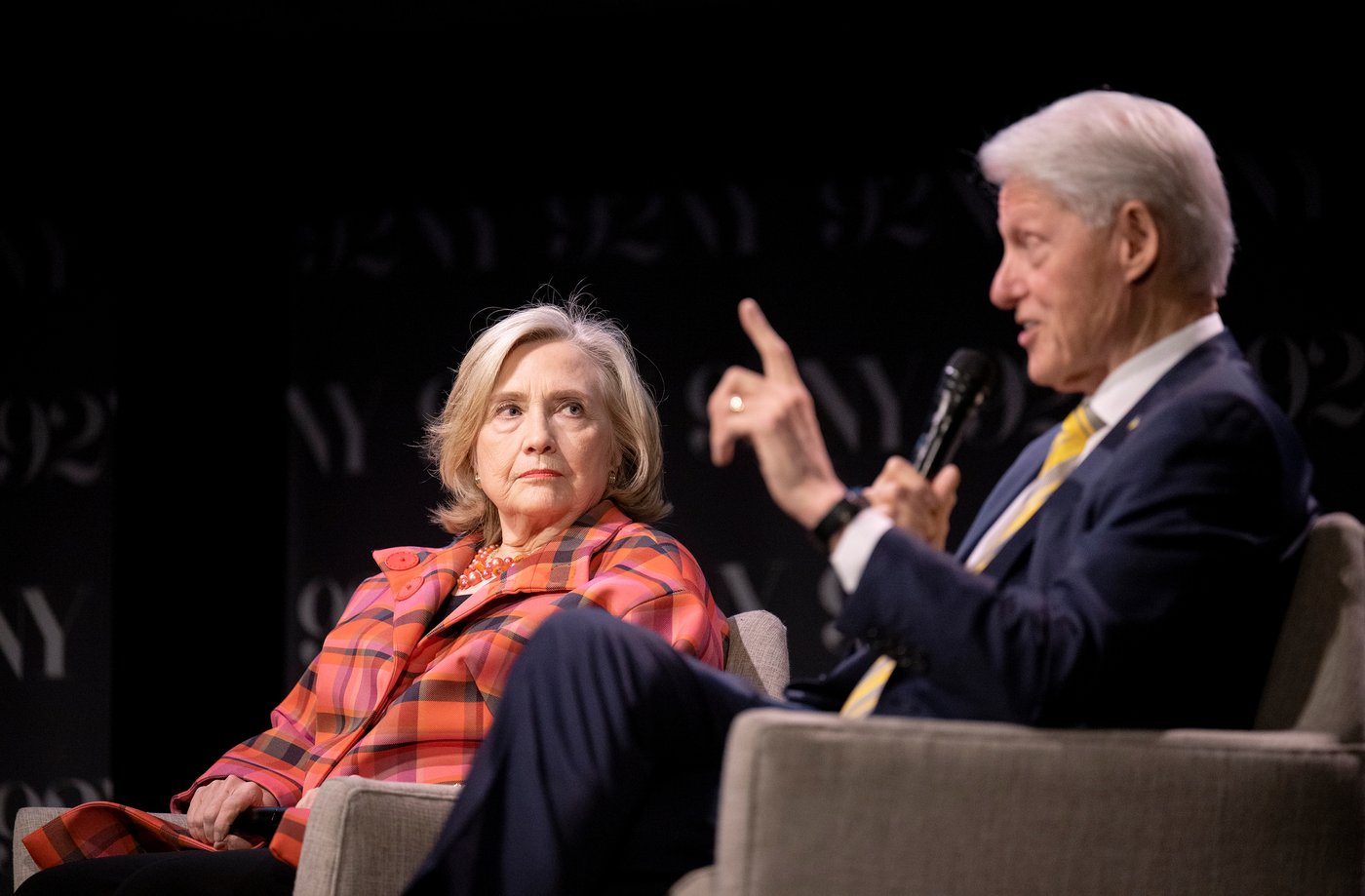 Lawmakers finally questioned the Clintons about Epstein. They also asked about pizzagate and UFOs | iNFOnews.ca