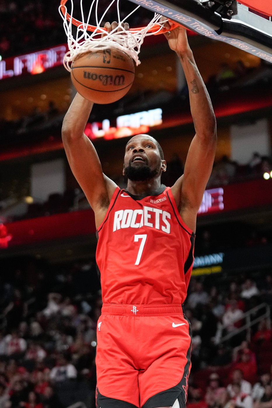 Leonard's three-point play in final seconds lifts Clippers to a 105-102 win over Rockets | iNFOnews.ca