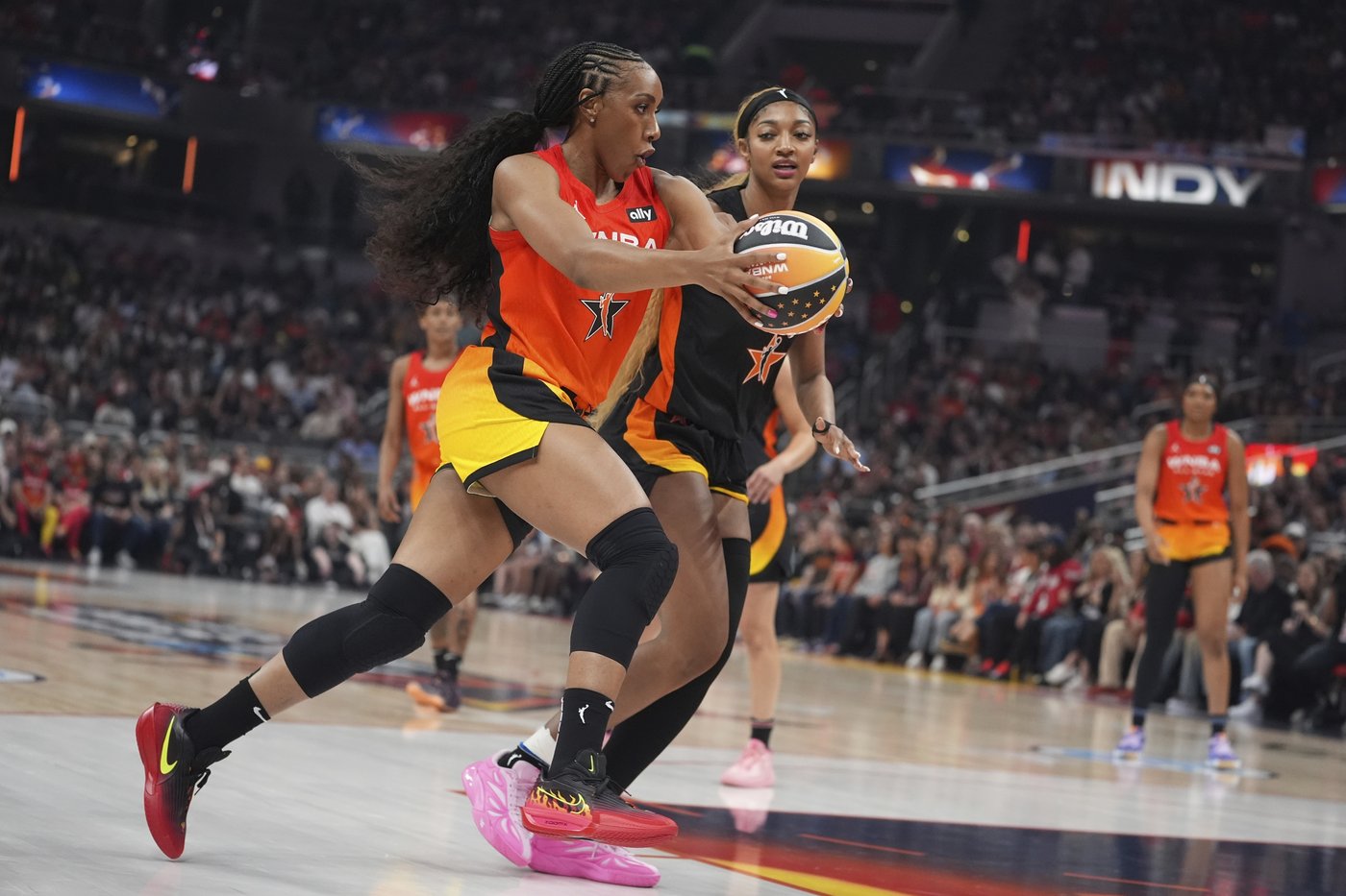 Collier's record-breaking performance leads her team to WNBA All-Star Game victory | iNFOnews.ca Collier's record-breaking performance leads her team to WNBA All-Star Game victory | iNFOnews.ca