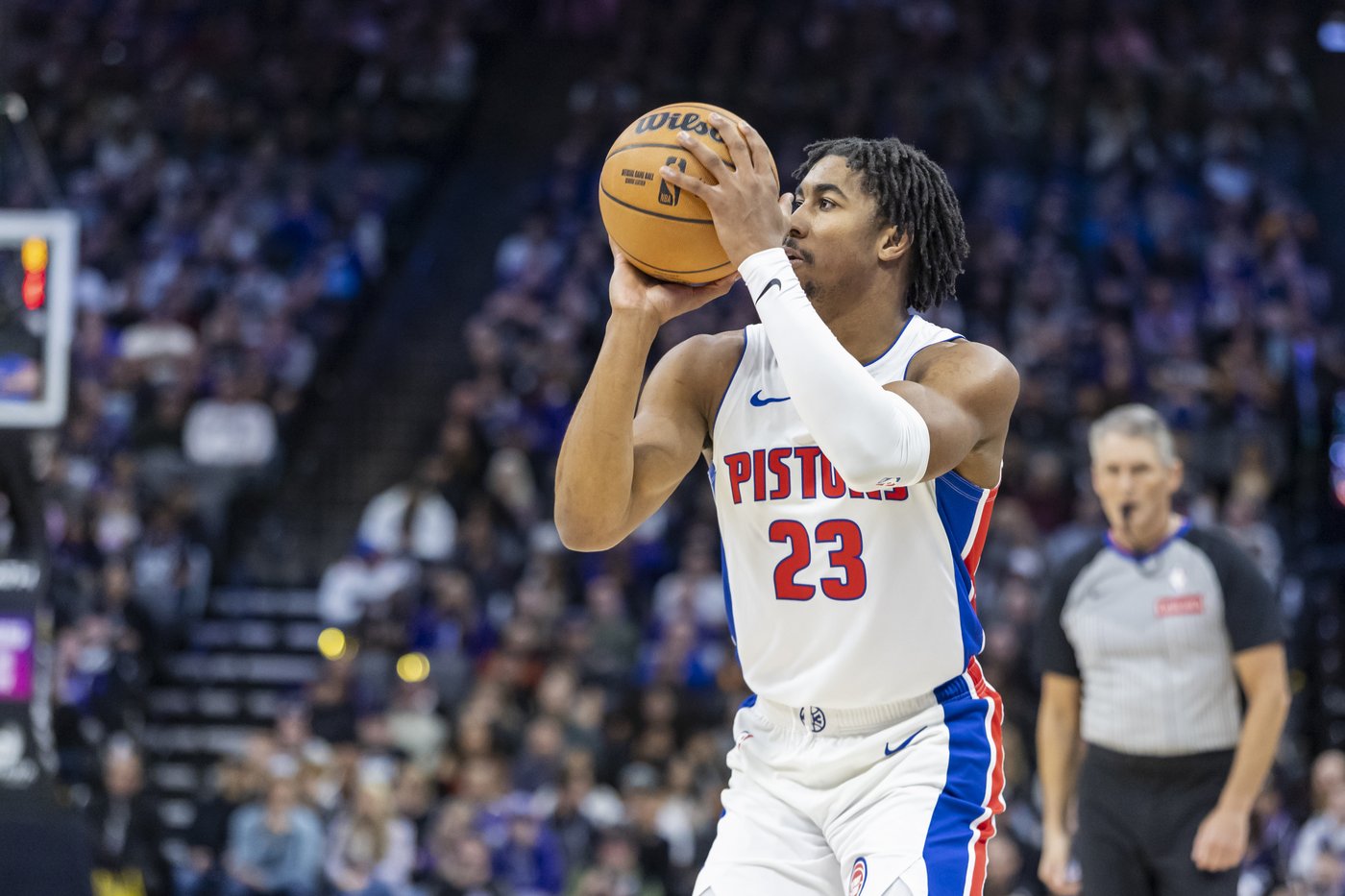 Jaden Ivey's 4-point play with 3 seconds left rallies Pistons past Kings 114-113 | iNFOnews.ca