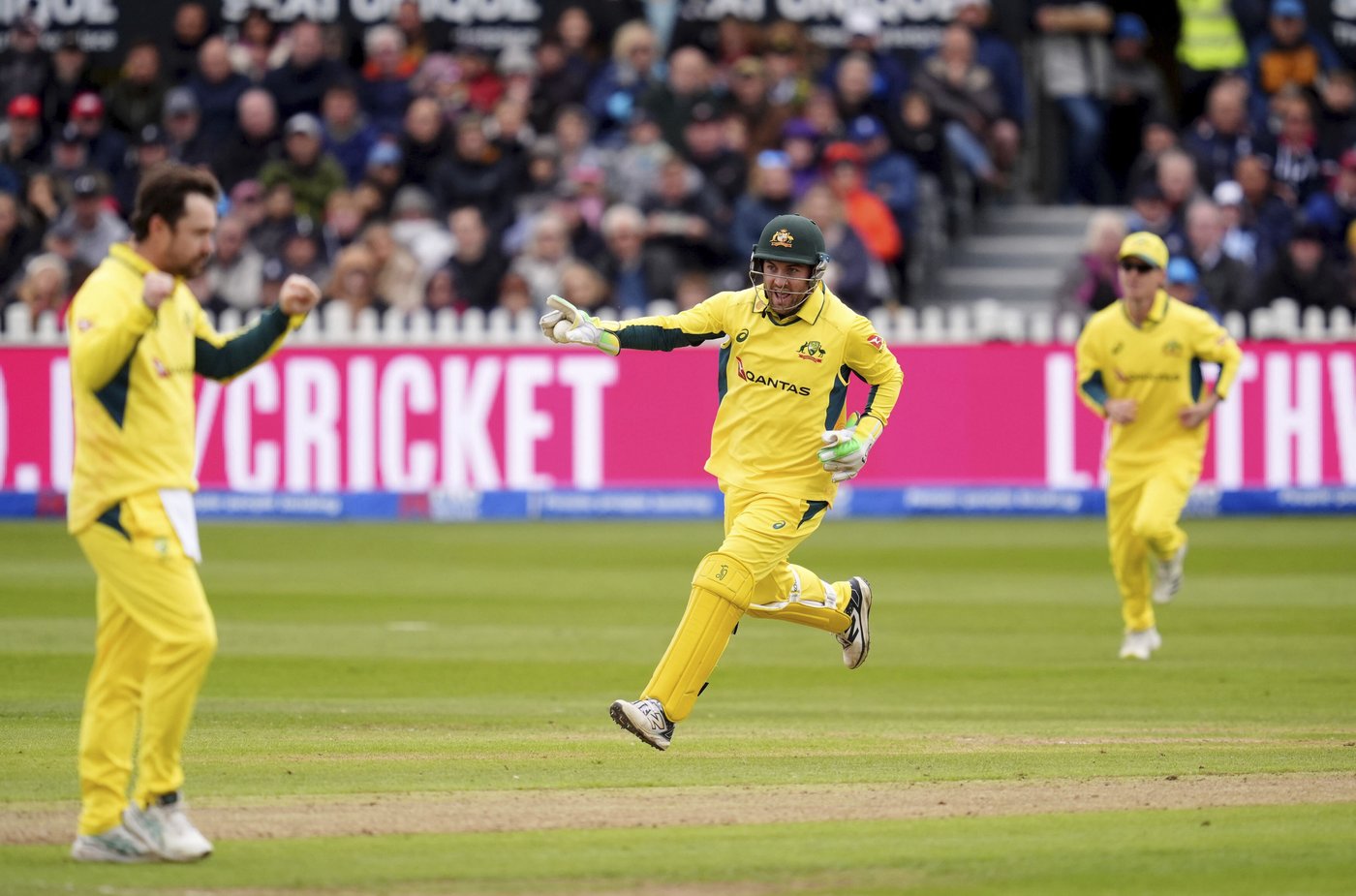 Australia clinches one-day cricket series 3-2 after rain arrives too late for England | iNFOnews.ca Australia clinches one-day cricket series 3-2 after rain arrives too late for England | iNFOnews.ca