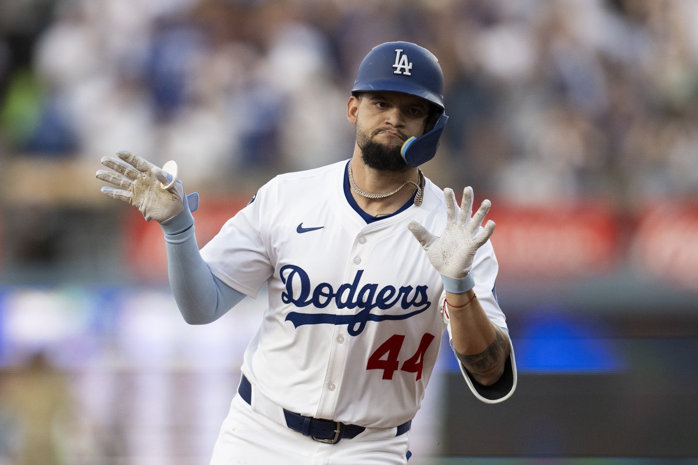 Will Smith's tiebreaking homer lifts Dodgers over rival Padres 8-6 in heated game | iNFOnews.ca