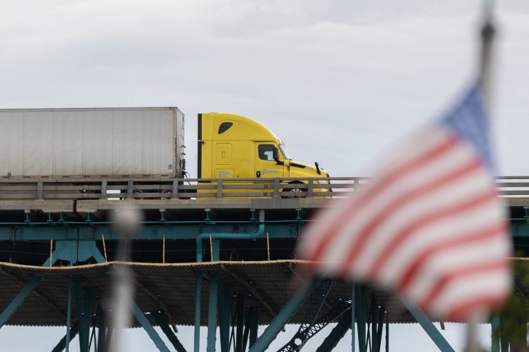 New U.S. tariffs, import bans unlikely to dent Canadian near-term growth: economists | iNFOnews.ca