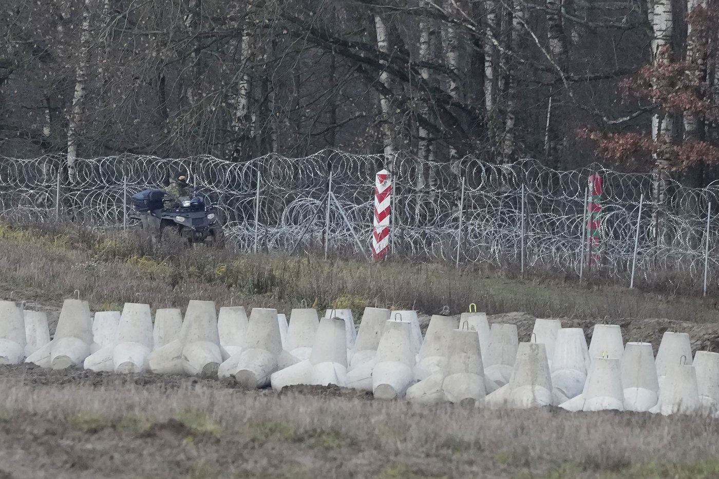 Poland's prime minister visits defensive fortifications on border with Russia | iNFOnews.ca