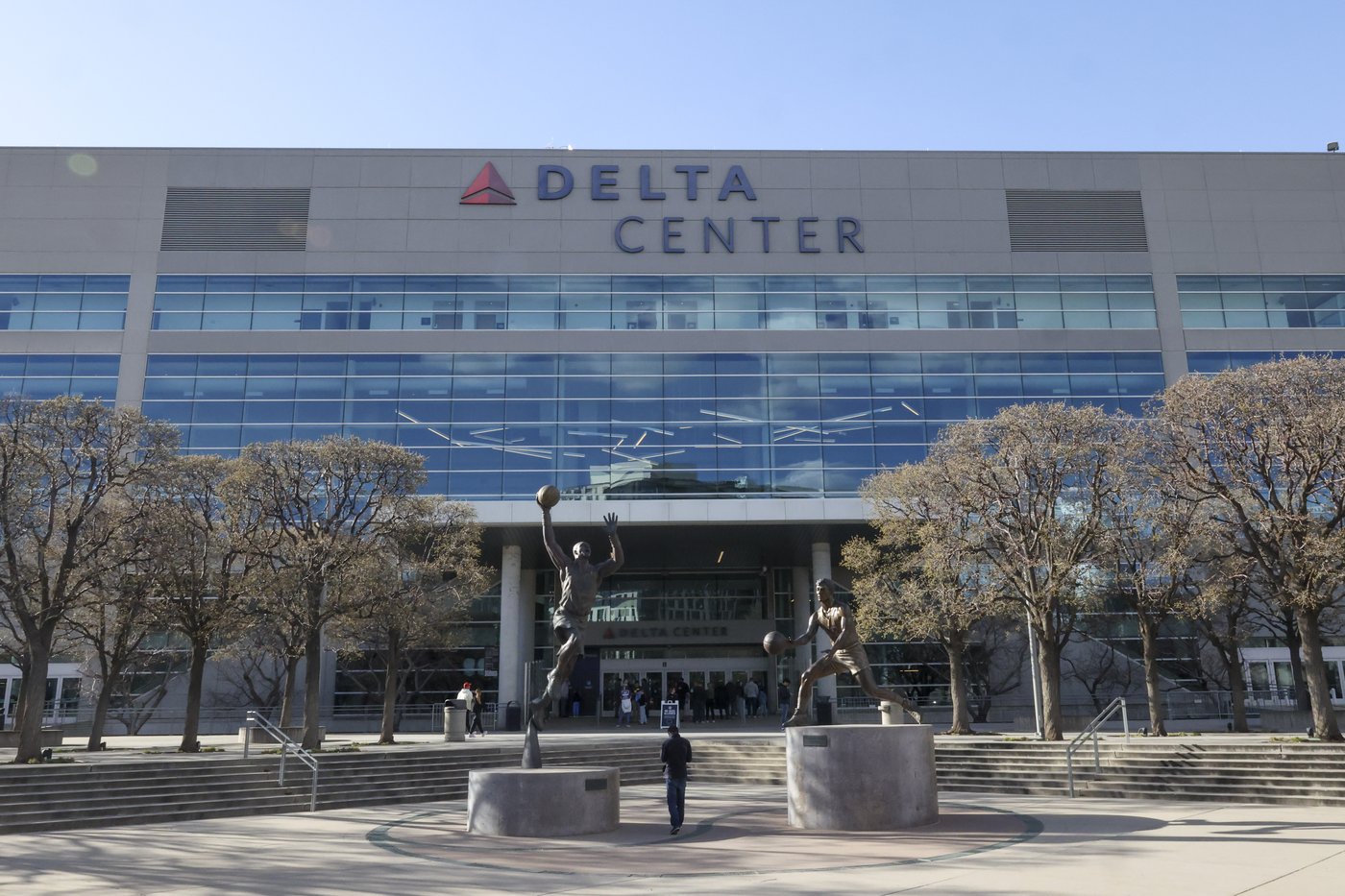 Owners of NBA's Jazz and NHL's Utah Hockey Club unveil renovation plans to add seats to arena | iNFOnews.ca