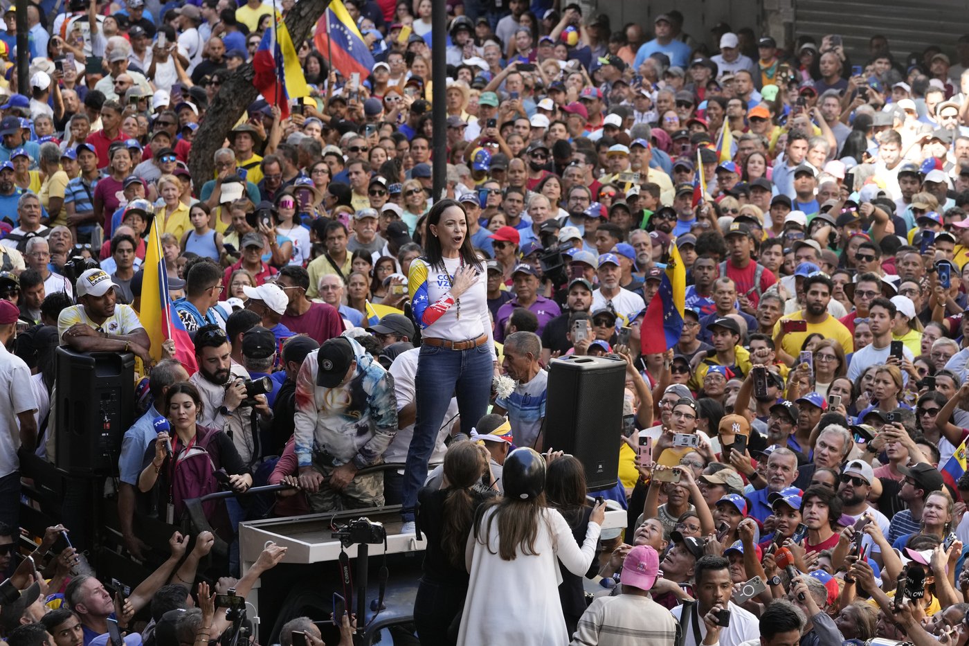 Venezuela's opposition leader defies Maduro to lead protests that end in confusing arrest claims | iNFOnews.ca Venezuela's opposition leader defies Maduro to lead protests that end in confusing arrest claims | iNFOnews.ca