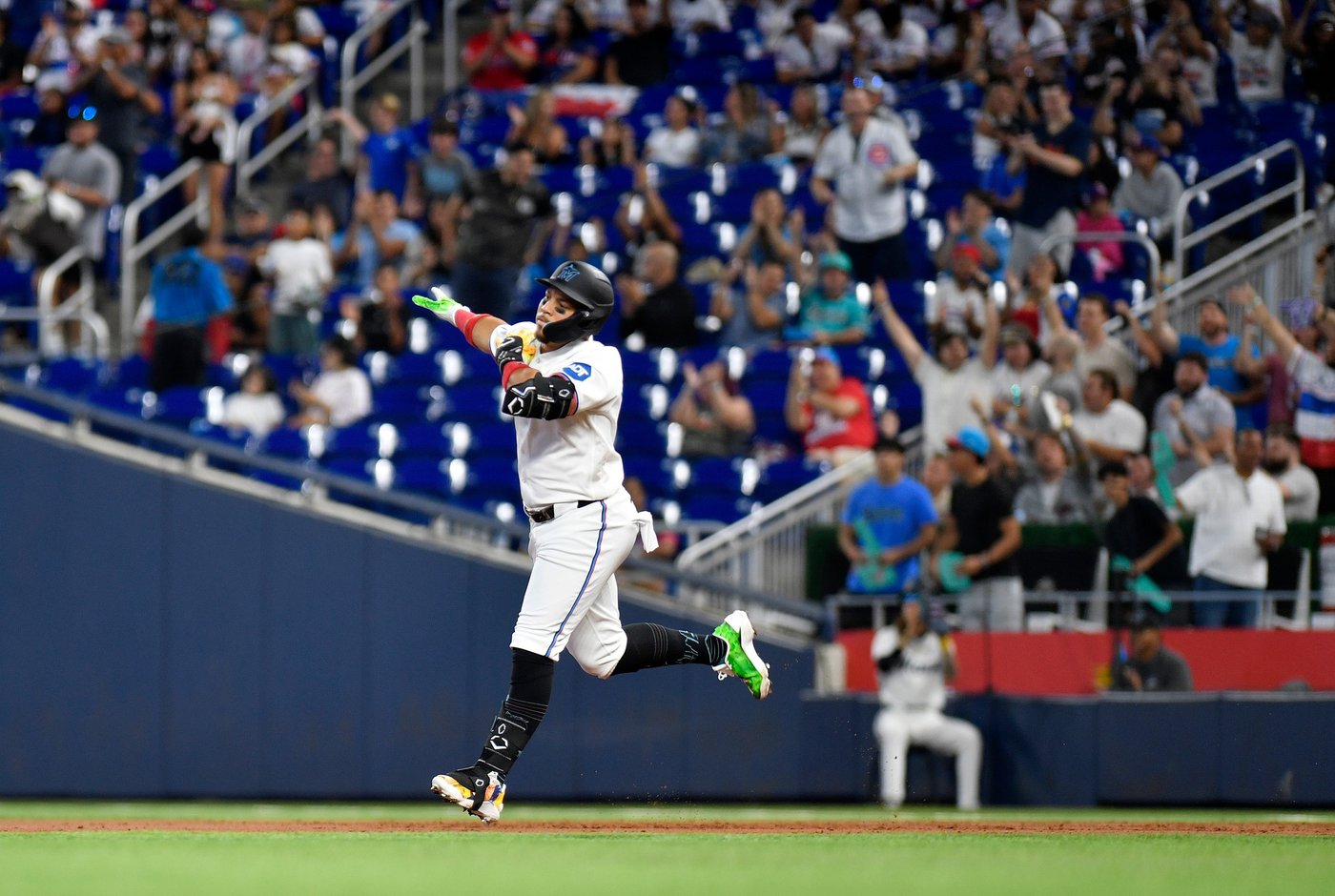 Hernández, Marsee homer in the Marlins' 4-2 win over the Nationals | iNFOnews.ca