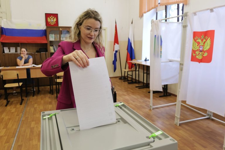 Russians begin 3 days of voting in a parliamentary election set to cement the Kremlin's power | iNFOnews.ca