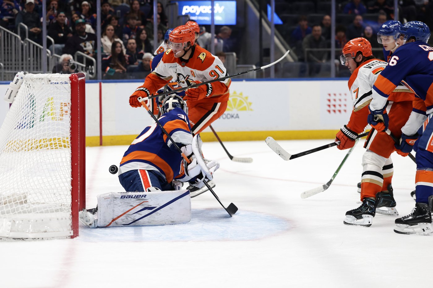 Islanders score 3 1st-period goals, beat Ducks 3-2 for 2nd straight win | iNFOnews.ca Islanders score 3 1st-period goals, beat Ducks 3-2 for 2nd straight win | iNFOnews.ca