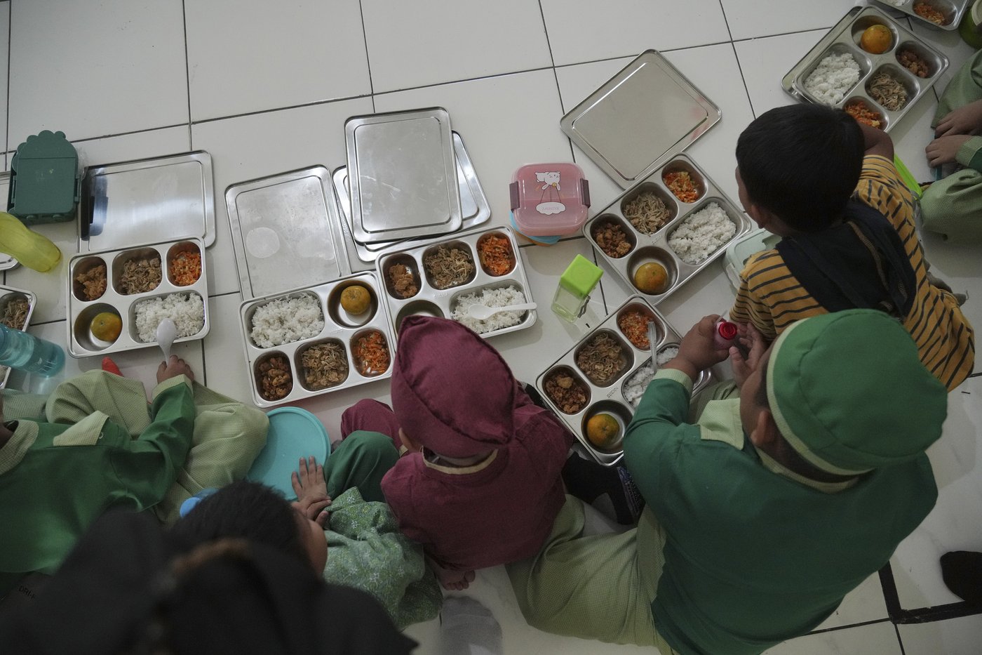 Indonesia launches free meals program to feed children and pregnant women to fight stunting | iNFOnews.ca