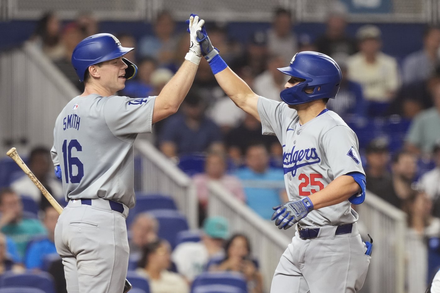 Ohtani steals 49th base in Dodgers' 8-4 win over Marlins | iNFOnews.ca