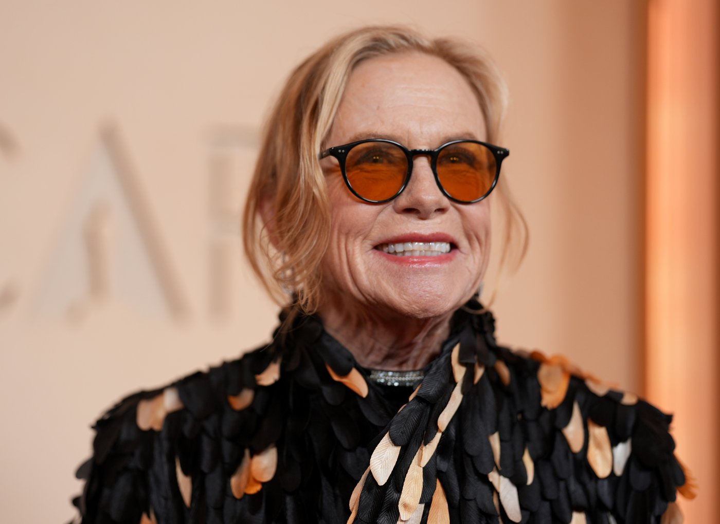 Amy Madigan wins Oscar for best supporting actress in ‘Weapons,’ 40 years after last nomination | iNFOnews.ca
