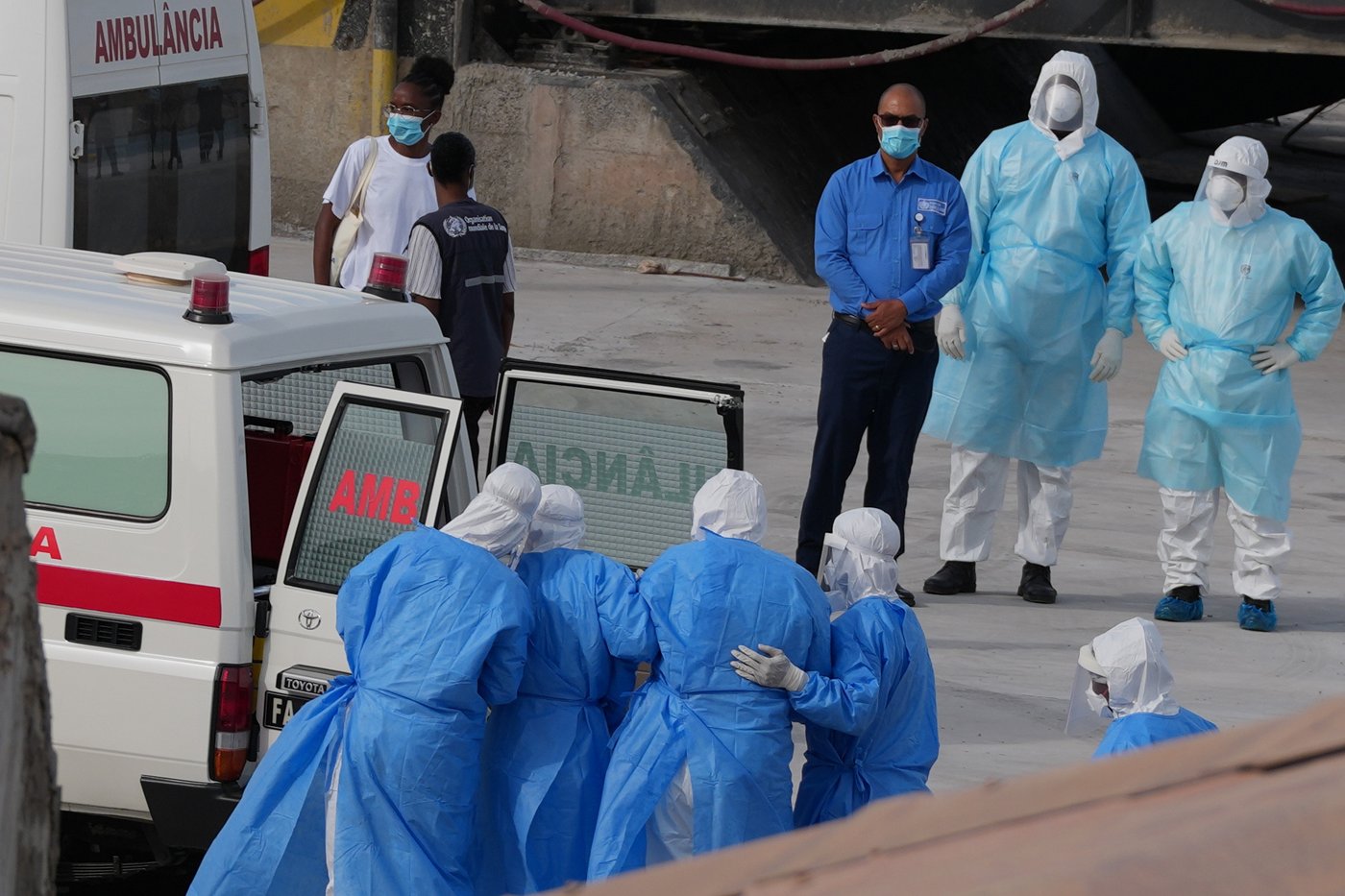 Cruise ship with hantavirus outbreak heads to Canary Islands after 3 are evacuated | iNFOnews.ca Cruise ship with hantavirus outbreak heads to Canary Islands after 3 are evacuated | iNFOnews.ca