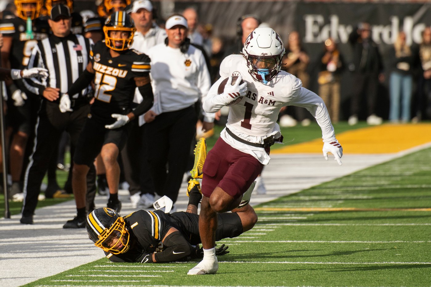 No. 3 Texas A&M's dominant defense overwhelms No. 19 Missouri's freshman QB in 38-17 victory | iNFOnews.ca