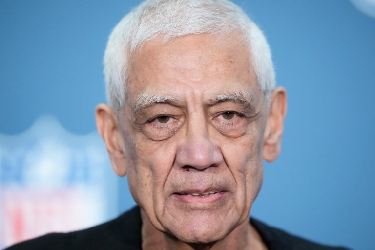 Khosla family closes purchase of reigning Super Bowl champion Seahawks for $9.6 billion | iNFOnews.ca
