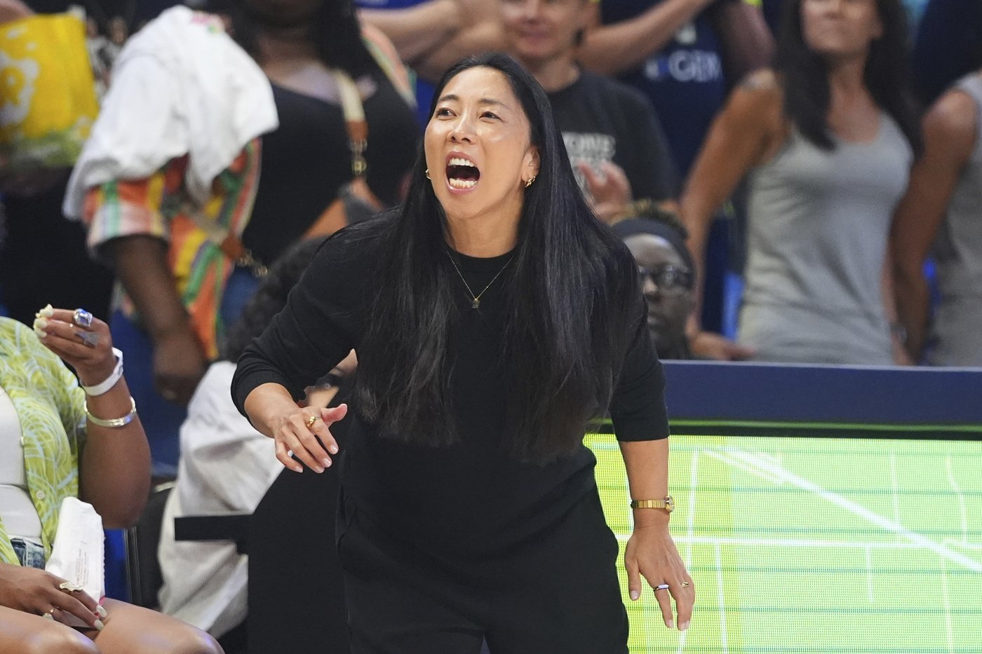 Burton has 25 points, 13 assists and 4 blocks as Valkyries deal Wings their 5th straight loss | iNFOnews.ca Burton has 25 points, 13 assists and 4 blocks as Valkyries deal Wings their 5th straight loss | iNFOnews.ca
