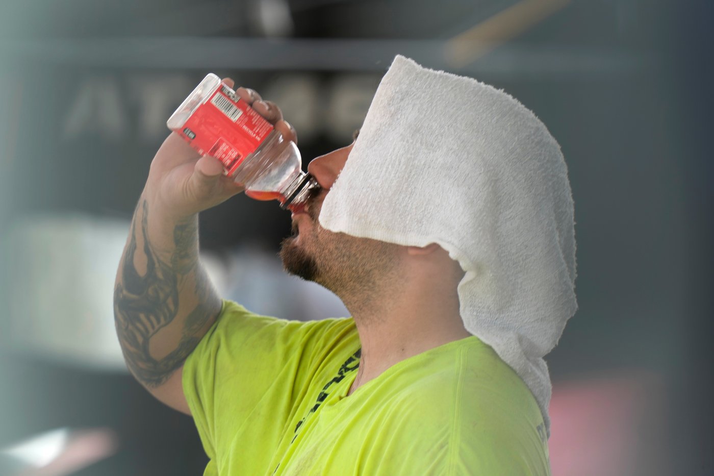 Heat makes emergency rooms busier. Study shows which illness and injuries rise during hot spells | iNFOnews.ca